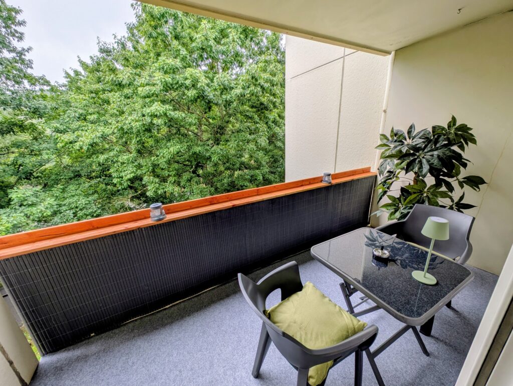 Apartment Fuchsbau Unterkirnach Schwarzwald Balkon mit Seeblick Talsee